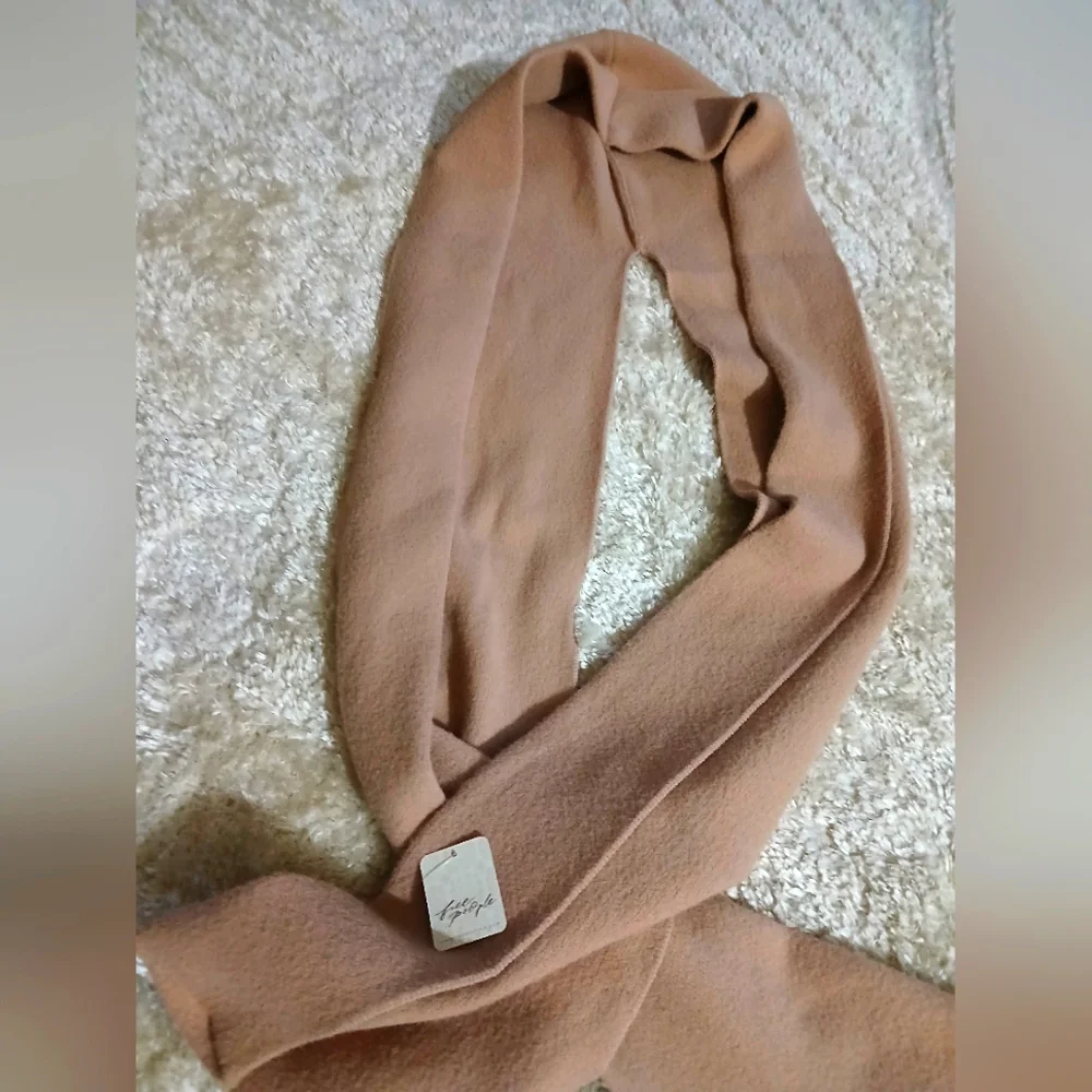 Free people Hooded scarf (tan color)